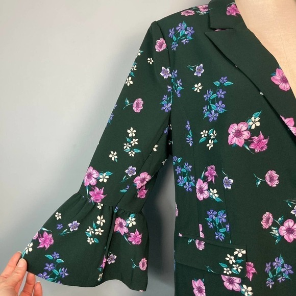 LANE Bryant The Bryant Blazer Green Floral 3/4 Flare Bell Sleeve Size 20 Jacket - Picture 2 of 15